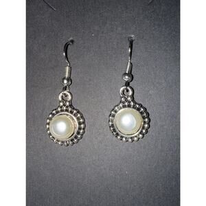 NWT Silvertone Faux Pearl Dangle Earrings With Silvertone Beaded Trim